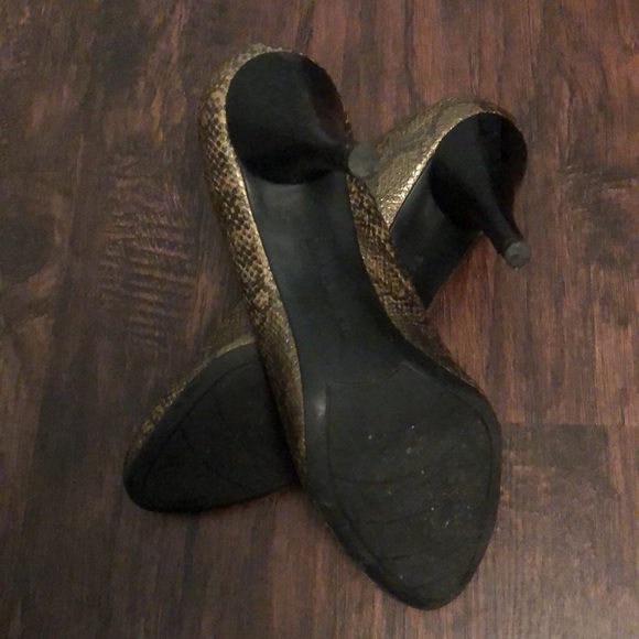 Women’s Bandolino Brown Faux Snakeskin Round Toe Pumps Size 7 - Picture 8 of 16